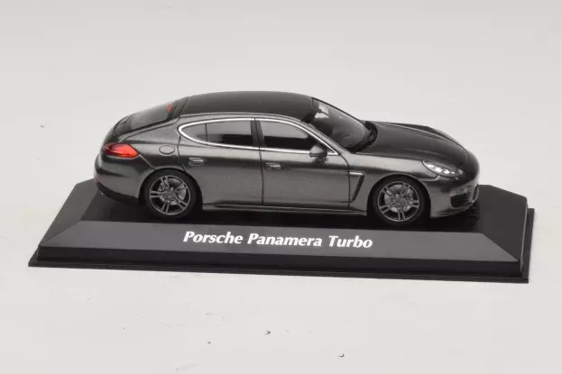 Minichamps Porsche Panamera Turbo S 2013 1:43 940062371